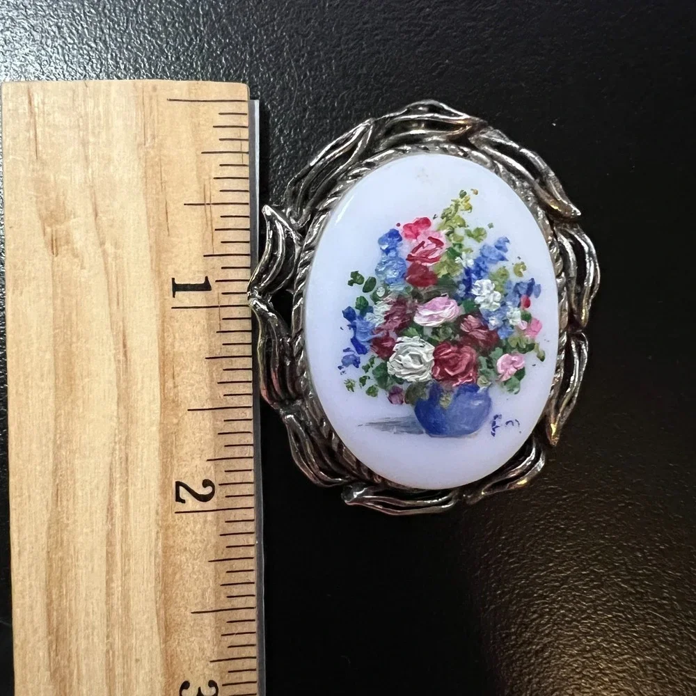 Estate vintage hand